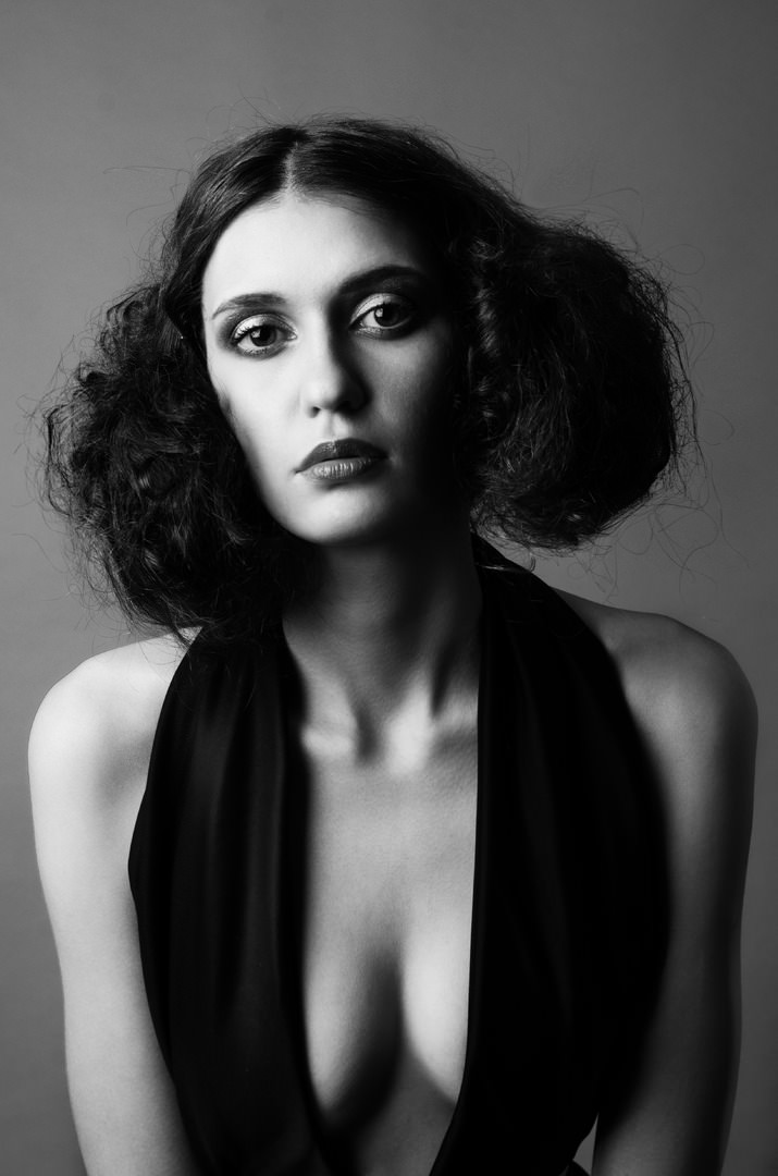person black and white girl woman hair white 997679